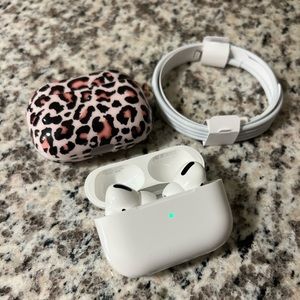 Apple AirPods Pro (1st Generation) with MagSafe Charging Case + AirPods Charger